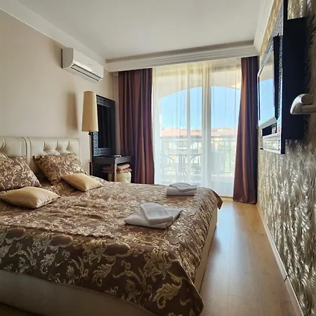 хармoни палас Апартхотел 4*